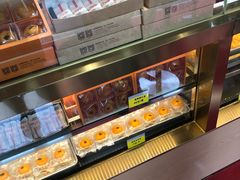 -鲍师傅糕点(百盛西南商都店)