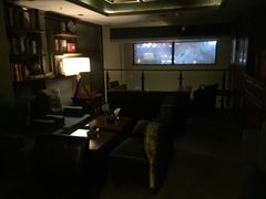 -Whisper Bar 