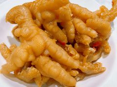 酸辣鸡脚-水牛奶皇后糖水铺