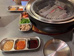 -围炉肉舍•炭烤活鳗•丹东海鲜烤肉(步行街店)