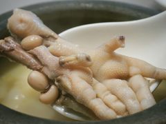 花生眉豆煲凤爪-柴门头啖汤·经典川菜·慢火汤品(锦城万达店)