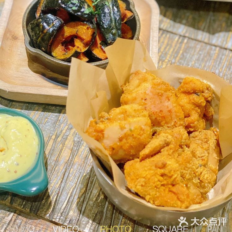 唯有美食与爱不可辜负，小伯格酒馆经典与浪漫并存👏👏👏