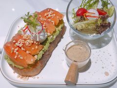 三文鱼牛油果三明治-光明悠焙(豫园店)