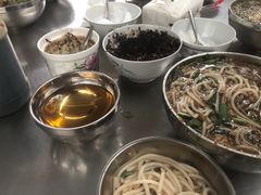 -正宗杨记普洱酸醋米线(总店)