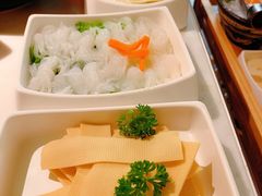 -左庭右院鲜牛肉火锅(浦江欢乐颂店)
