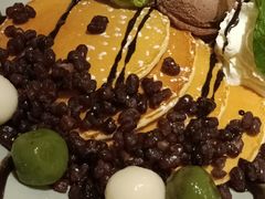 抹茶红豆窝夫-Lia Cafe Bar Restaurant松山咖啡屋