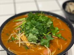 招牌炸酱小锅米线-肥汁米蘭香港米线(长宁来福士店)