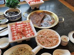 -小天鹅火锅·一线江景洪鼎旗舰店(洪崖洞店)