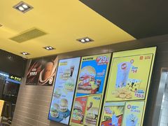 -麦当劳(轻轨曹杨路店)