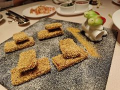 锅烧芝麻肘子-丽思卡尔顿酒店-天泰轩中餐厅(大沽北路店)