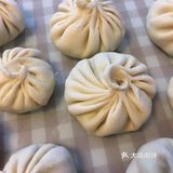 水温八九十度吧，揉制均勻后在温暖的地方靜置半个小時