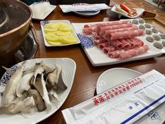 -楼外楼大刀肉传统火锅居(博学路店)
