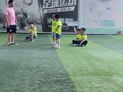 -飞梦少儿足球培训(塘桥校区)