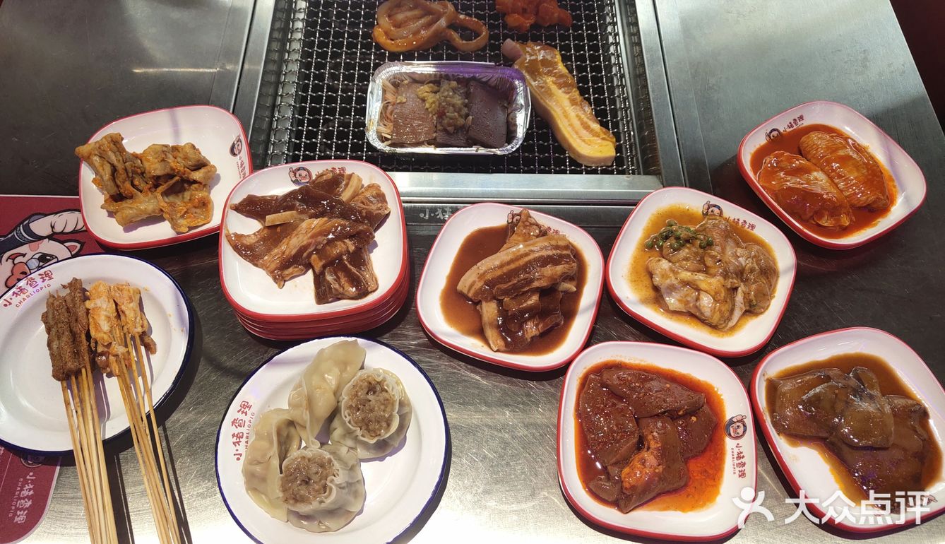 小猪查理干饭