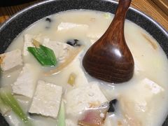 -吃饭皇帝大土家民族菜(正大广场店)