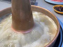 -洞庭洲·防空洞火锅·铜锅涮肉·烧烤(新百广场店)