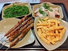 -亮亮面馆(经六路店)