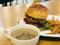 -HELLO 27 意面·沙拉·帕尼尼