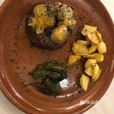 这家餐厅就在Cuevas