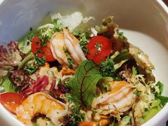 芝麻菜黑醋甜虾沙拉-卡本妮法餐厅·北京和平宾馆