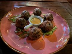 -SISTERS BAR RESTAURANT川意酒馆(嘉善老市H楼店)