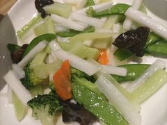 -小镇大厨新概念复合中餐厅(万达广场大连高新店)