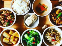 -一两饭川味素食餐厅