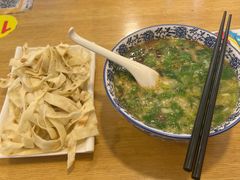 -八百里牛肉汤(盖饭·锅贴·万象城店)