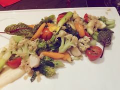 -恰餐厅及酒吧 CHAR Bar & Grill (北京丽都皇冠假日店)