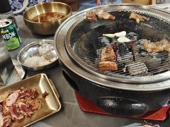 -围炉肉舍•炭烤活鳗•丹东海鲜烤肉(步行街店)