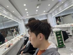 -镁连社·美联社