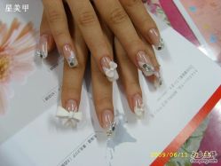 小小新娘  6.10-星美甲