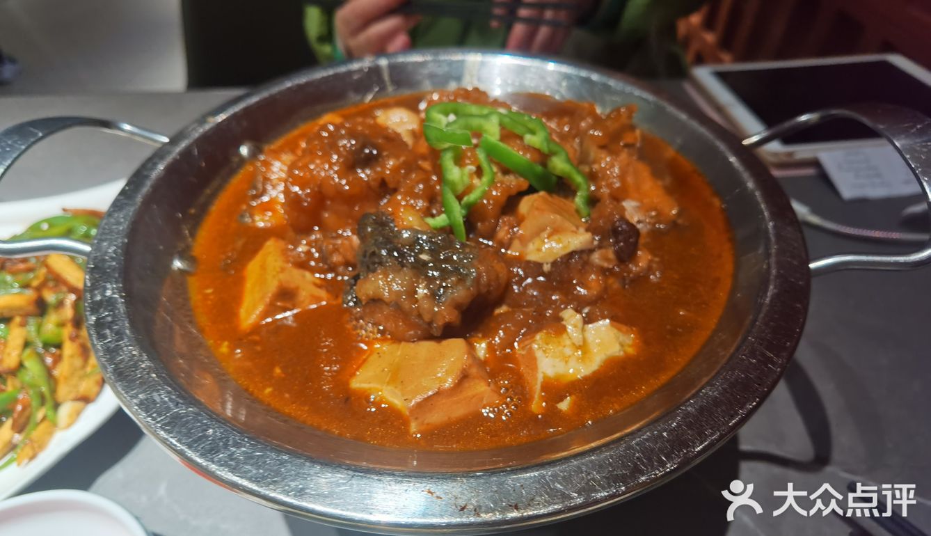 热辣辣的美味鱼头