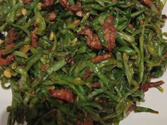 鲜豆角炒肉丝-姥姥家春饼店(惠新东街店)