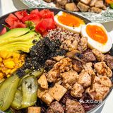 来青岛最爱的街景窗边brunch‼️雨天来好浪漫