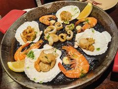 传统西班牙墨鱼汁海鲜饭-BROWNSTONE布朗石西班牙餐厅(深圳湾店)