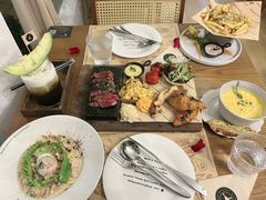 -Mark&Mars Restaurant