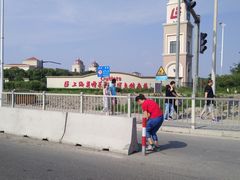 -奥特莱斯停车场