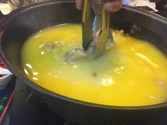 -鲜入围煮花胶鸡海鲜火锅