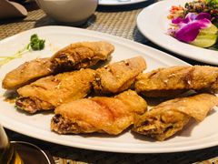 -Chom Cafe and Restaurant