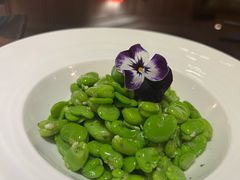 香椿芽拌鲜蚕豆-外高桥喜来登酒店采悦轩