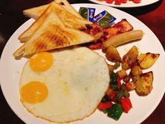 -JINNS锦时 steak&pizza(浸信会礼拜堂旧址店)