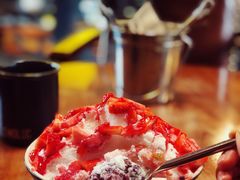 草莓牛奶冰沙-I HOLIC艾豪丽披萨(KKone店)