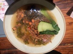 -八月美食小馆(银泰城总店)