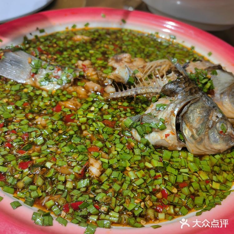 环境：没有包间，只有大堂和外摆，有点热