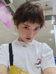 -十六番发型师事务所