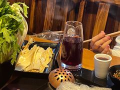 -果松木炭酸菜铜火锅·外婆参鸡汤