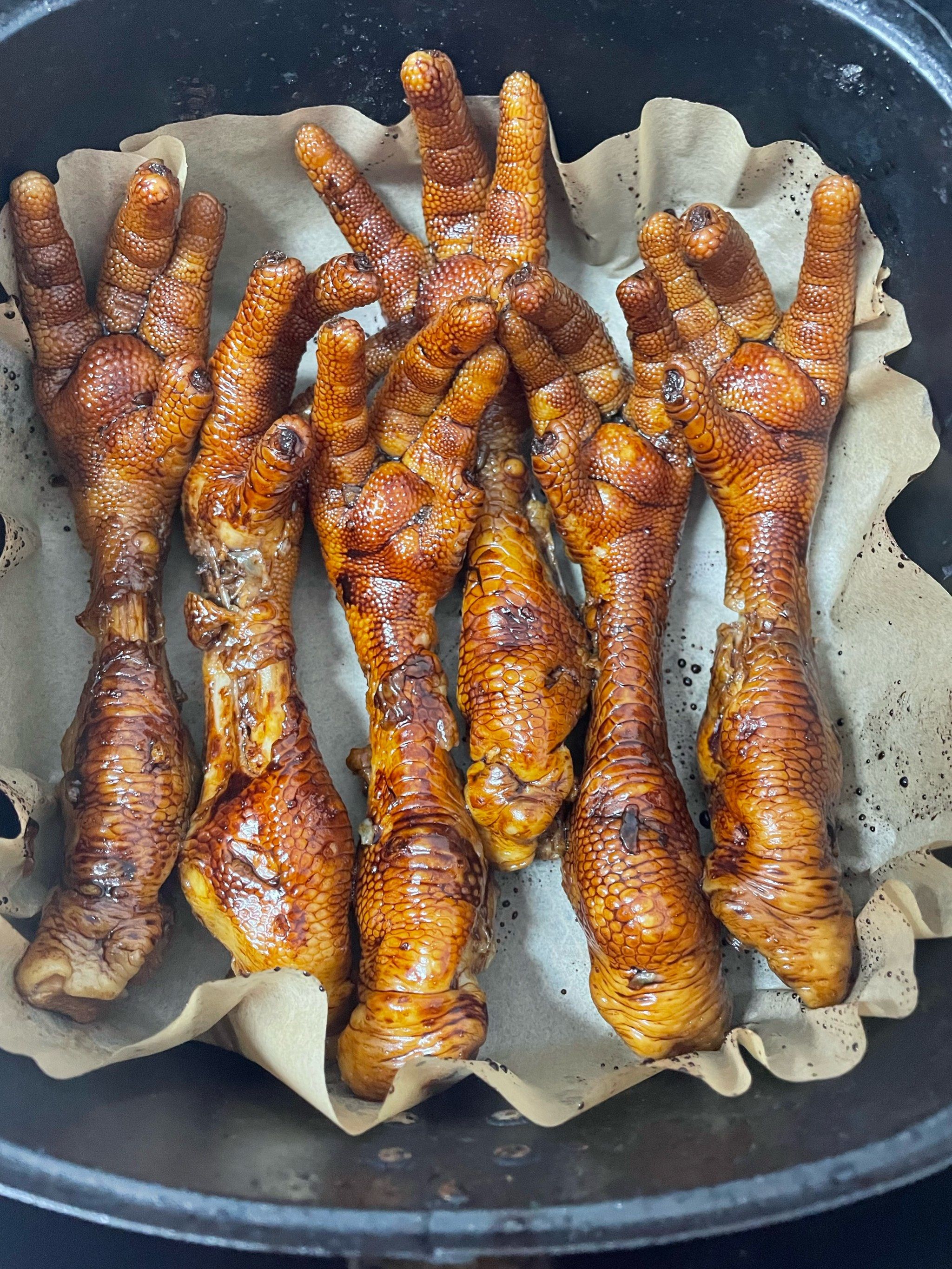 虎皮鸡爪放什么配菜(虎皮鸡爪放什么配菜做才好吃)