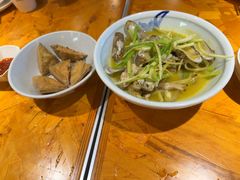 -琥珀老六龙虾(四里河店)