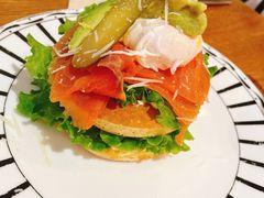 三文鱼水波蛋松饼-AFS Cafe & Canteen(闽江二路店)